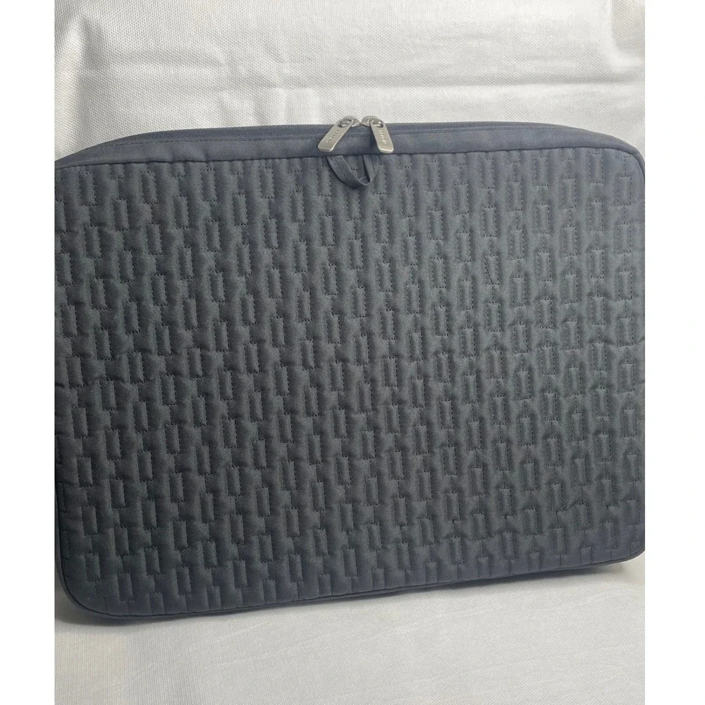 Belkin Soft Laptop Case 16